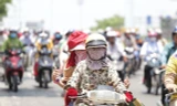 Hôm nay nắng nóng 'cháy da' trên cả nước, Hà Nội đề phòng giông lốc