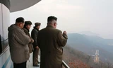 Lãnh đạo Triều Tiên Kim Jong Un thị sát một cuộc thử tên lửa