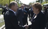 Tổng thống Nga Vladimir Putin (trái) và Thủ tướng Đức Angela Merkel tại Moscow năm 2015. 