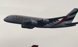Một máy bay của hãng Emirates Airlines.