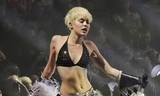 Sốc với những màn biểu diễn của 'Gái hư' Miley Cyrus