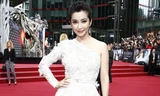 Lý Băng Băng diện đầm trễ vai lấn át thảm đỏ