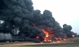 Lửa khói bốc lên nghi ngút. Ảnh: RT