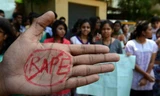 Nhiều cuộc biểu tình nổ ra nhằm phản đối tình dục với phụ nữ, trẻ em ở Ấn Độ.