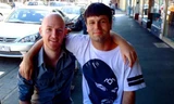 Matt Kulesza (phải) và một trong những người bạn 