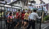 Các cử tri tại điểm bỏ phiếu ở Manila. Ảnh: AFP