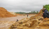 Vỡ đập thủy điện, hạ du chìm trong biển nước
