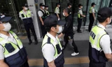 Các nhân viên an ninh tại Hàn Quốc. Ảnh: Dailystar