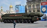 Tổ hợp tên lửa đạn đạo yars-24 trong cuộc duyệt binh trên Quảng trường Đỏ. 
