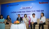 Các khách mời tham dự bàn tròn tọa đàm.