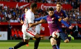 Lionel Messi tỏa sáng rực rỡ trước Sevilla