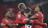 Paul Pogba ăn mừng cùng các ngôi sao M.U.