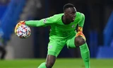 Sự xuất hiện của thủ môn Edouard Mendy giúp Chelsea chắc chắn hơn.