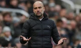 Pep Guardiola thất vọng trước Newcastle.