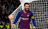 Lionel Messi ăn mừng bàn thắng trước Liverpool.