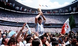 Diego Maradona luôn là huyền thoại vĩ đại nhất ở Argentina.