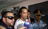 Ronaldinho được tòa án Paraguay cho tại ngoại.