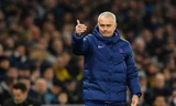 HLV Jose Mourinho tự tin giúp Tottenham vượt qua khủng hoảng.