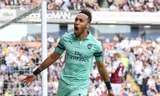 Aubameyang lập cú đúp vào lưới Burnley