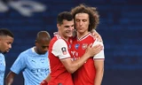 David Luiz là người lập công đầu giúp Arsenal hạ Man City