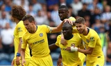Các cầu thủ Chelsea giành chiến thắng 3-0 trước Huddersfield.