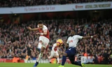 VIDEO: Rượt đuổi nghẹt thở, Arsenal đại thắng Tottenham