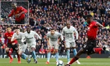 Pogba lập cú đúp phạt đền