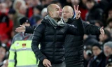 Pep Guardiola nổi giận với trọng tài trong trận thua Liverpool.