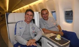 Gianfranco Zola (trái) và HLV Chelsea, Maurizio Sarri