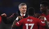 Ole Solskjaer chia vui với các học trò sau chiến thắng