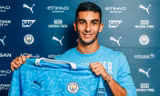 Ferran Torres đã trở thành tân binh đầu tiên của Man City trong mùa hè 2020