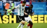 Blaise Matuidi giúp Pháp phong tỏa Lionel Messi.