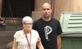 HLV Pep Guardiola và mẹ đẻ, bà Dolors Sala Carrio