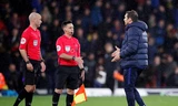 Frank Lampard không hài lòng với VAR.