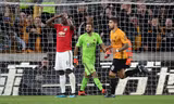 Paul Pogba tiếc nuối sau cú đá 11m hỏng ăn.