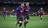 Messi lập cú đúp