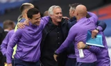 HLV Mourinho đã đoạt vé dự Europa League ở vòng hạ màn