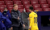 HLV Ronald Koeman lần đầu gạch tên Messi khỏi đội hình Barcelona.