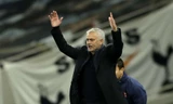 Jose Mourinho thất vọng vì Tottenham mất điểm phút chót.