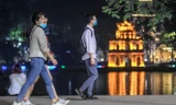 Phố đi bộ Hồ Gươm chính thức hoạt động trở lại sau một thời gian dài tạm nghỉ do dịch COVID-1