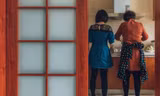 "Nhà còn đúng 2 quả bí đỏ, hay sớm mai mẹ ra đầu hẻm mua chút đồ ăn thật nhanh rồi về..."