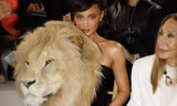 PETA "giải cứu" Kylie Jenner giữa tranh cãi vụ đeo đầu sư tử trong show thời trang
