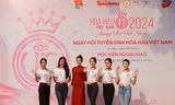 Hoa hậu Đỗ Thị Hà khoe sắc đỏ rạng rỡ bên cạnh dàn ứng viên tại Học viện Ngoại giao