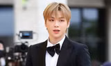 Dù là tâm điểm chỉ trích vì pha lỗi miệng trên truyền hình, Kang Daniel vẫn tham gia 'Mr Trot 2'