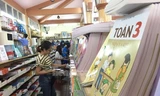 Giá sách giáo khoa tăng: Vì sao có môn học cần tới 11 đầu sách?