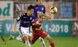 Pha đi bóng của Văn Toàn (HAGL) và sự truy cản của Đình Trọng (HN)