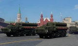Hệ thống S-400 trong lễ diễu binh mừng Ngày Chiến thắng lần thứ 73 tại Quảng trường Đỏ, Moscow, Nga