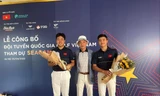 Hai anh em Quang Trí, Đặng Minh cùng bố trong buổi lễ ra mắt đội tuyển golf Việt Nam 
