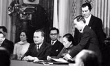 50 năm, Hội nghị Paris - Cuộc đàm phán lịch sử: 'Chiêng to, tiếng lớn'