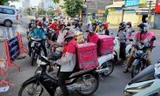Tại nhiều tuyến phố của thủ đô Phnom Penh của Campuchia, những người giao đồ ăn cũng không được vào giao hàng